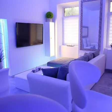 In Mit Grill, Garten Und Whirlpool Apartment *