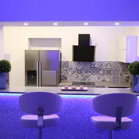 Апартаменты In Mit Grill, Garten Und Whirlpool Цриквеница
